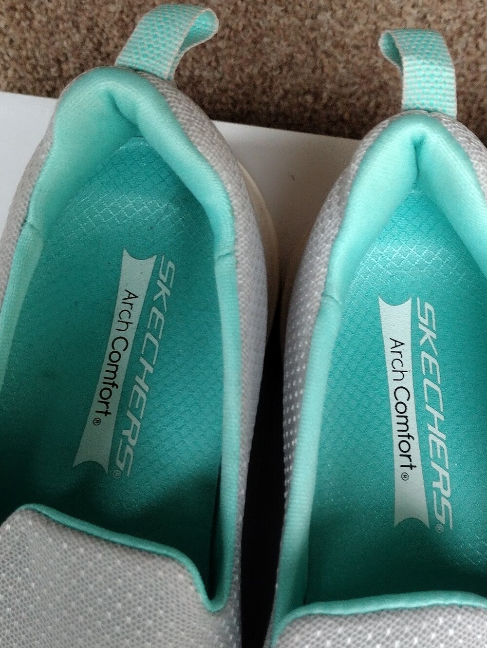 Skechers Arch Fit Sneakers Women’s Size 6 Mesh Slip On Low Top Comfort Gray - Picture 6 of 8